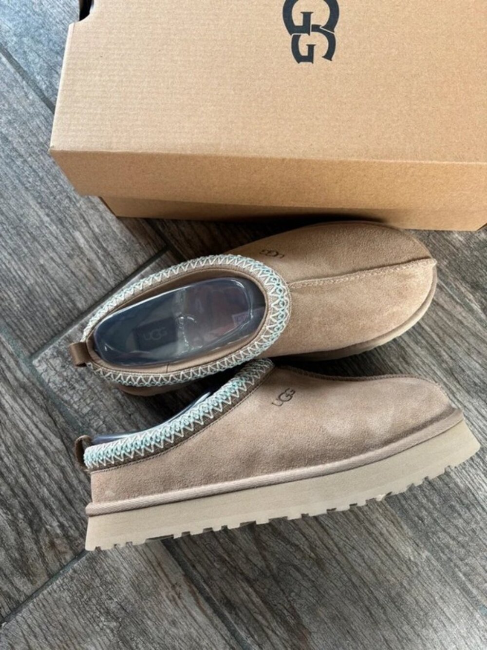 UGG Tazz Kids Size 6 Chestnut Sand Suede Slippers 1143776K Brand New